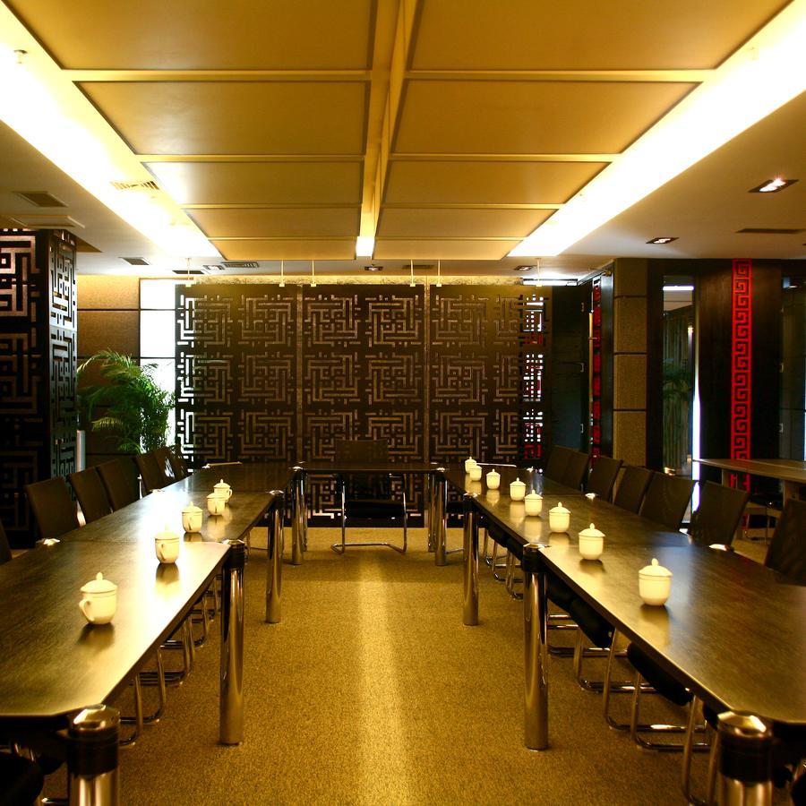 Отель Xinjiang Yema International Clubhouse Урумчи Экстерьер фото