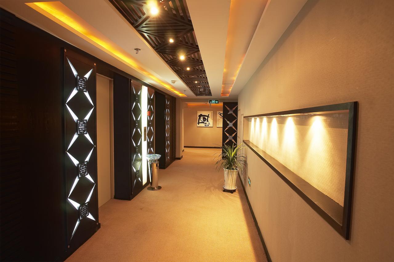 Отель Xinjiang Yema International Clubhouse Урумчи Экстерьер фото