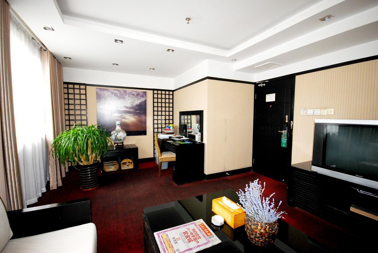 Отель Xinjiang Yema International Clubhouse Урумчи Экстерьер фото